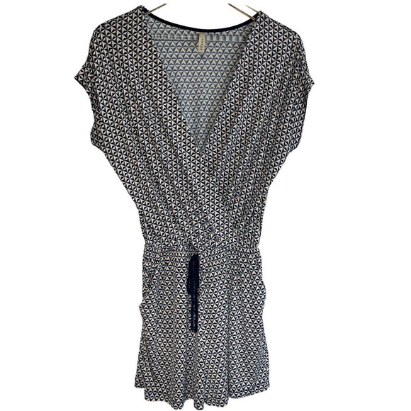 Gilli Made In USA Romper Geometric Design - Picture 1 of 7